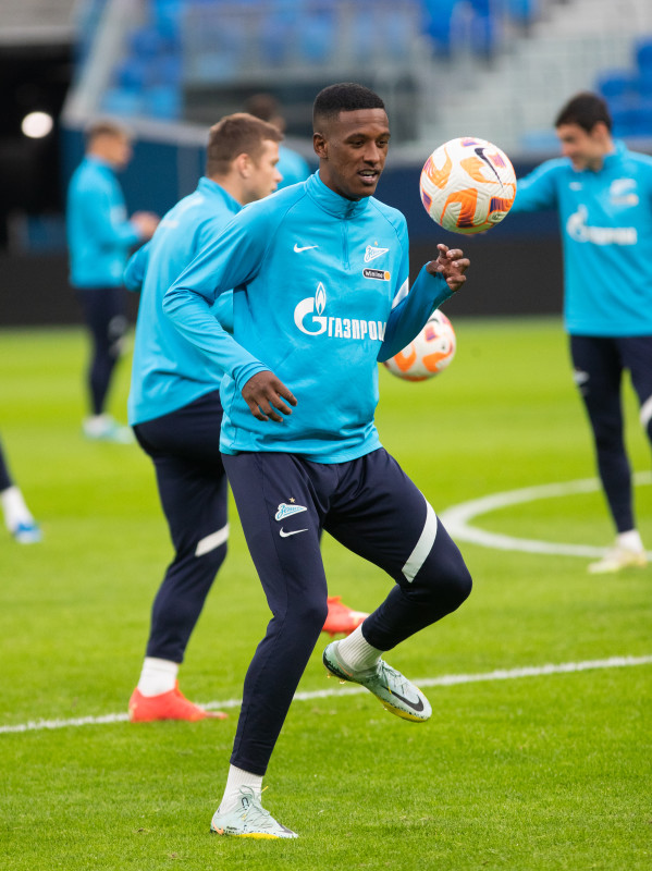 Первая тренировка Роберта Ренана в «Зените»