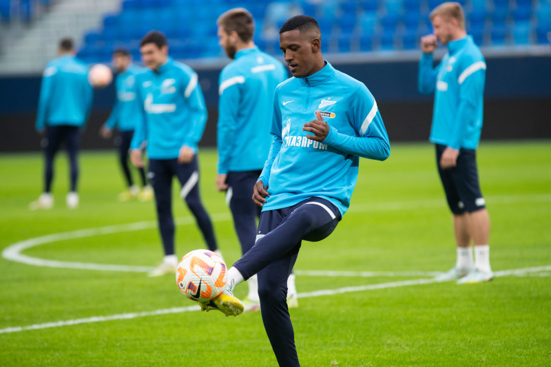 Первая тренировка Роберта Ренана в «Зените»