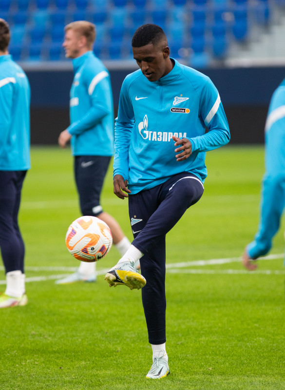 Первая тренировка Роберта Ренана в «Зените»