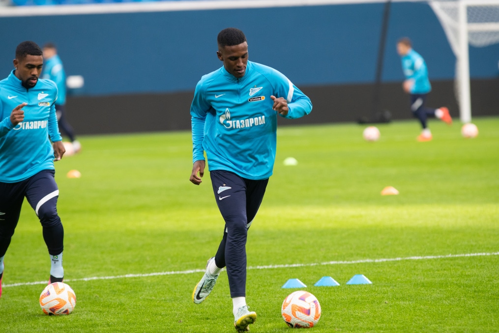 Первая тренировка Роберта Ренана в «Зените»