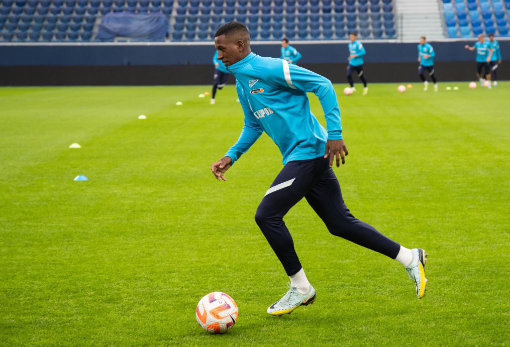 Первая тренировка Роберта Ренана в «Зените»