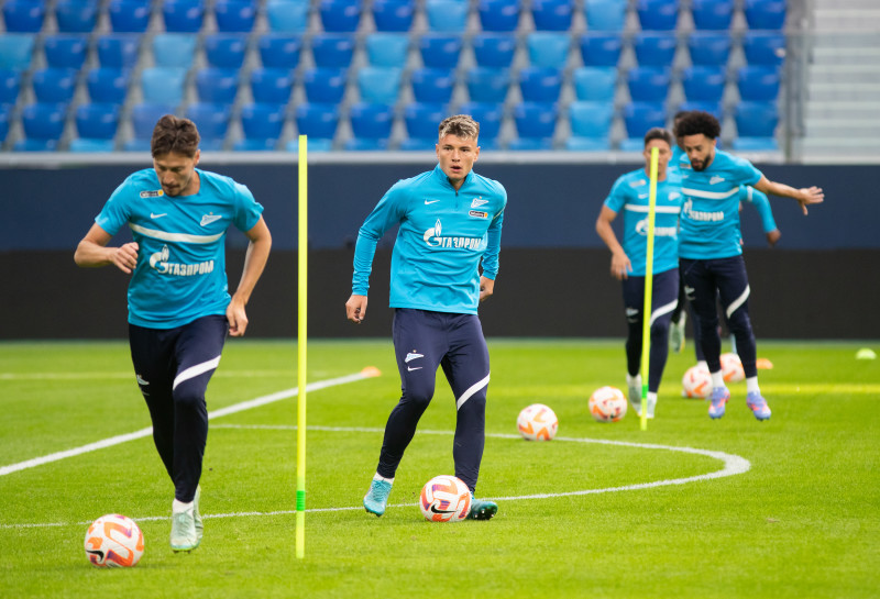Первая тренировка Роберта Ренана в «Зените»