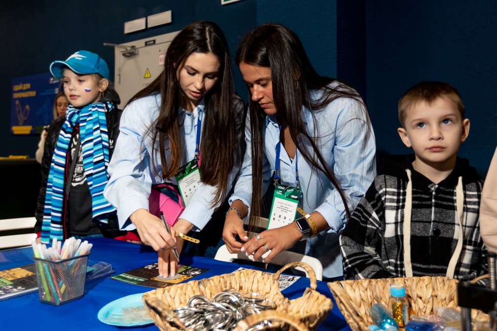 Мастерская художника на Фан-променаде «Праздник весны» перед матчем с «Пари НН»