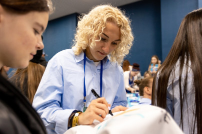 Мастерская художника на Фан-променаде «Праздник весны» перед матчем с «Пари НН»