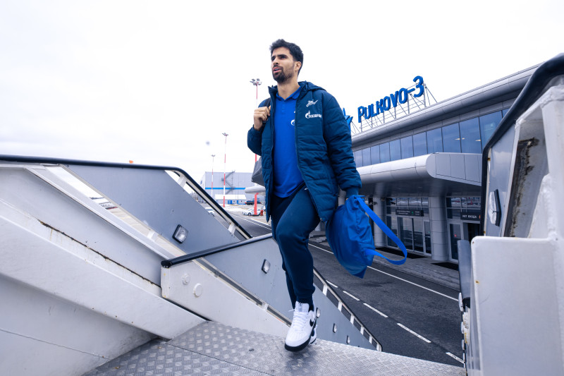 Вылет команды в Стамбул на матч «Фенербахче» — «Зенит»