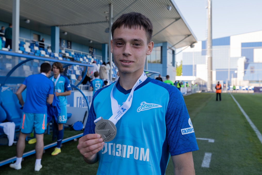 Торжественное вручение серебряных медалей «Зениту»-м