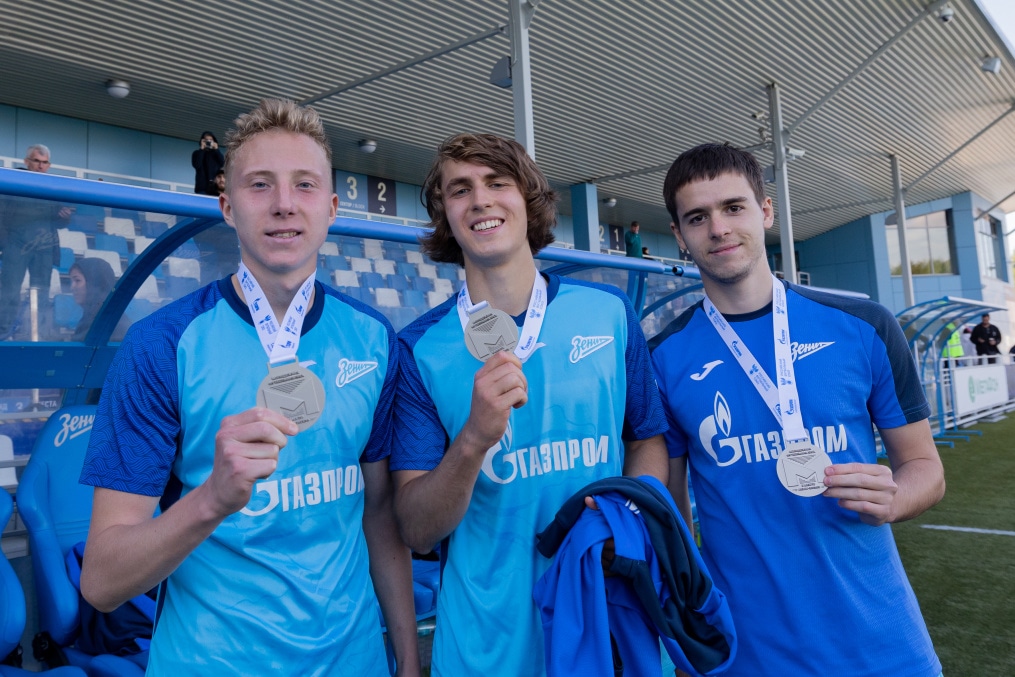 Торжественное вручение серебряных медалей «Зениту»-м