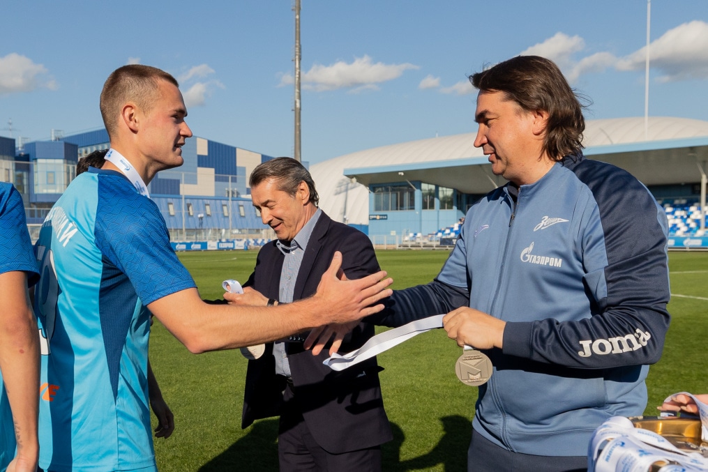 Торжественное вручение серебряных медалей «Зениту»-м