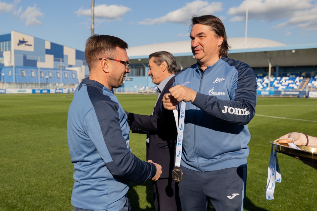 Торжественное вручение серебряных медалей «Зениту»-м