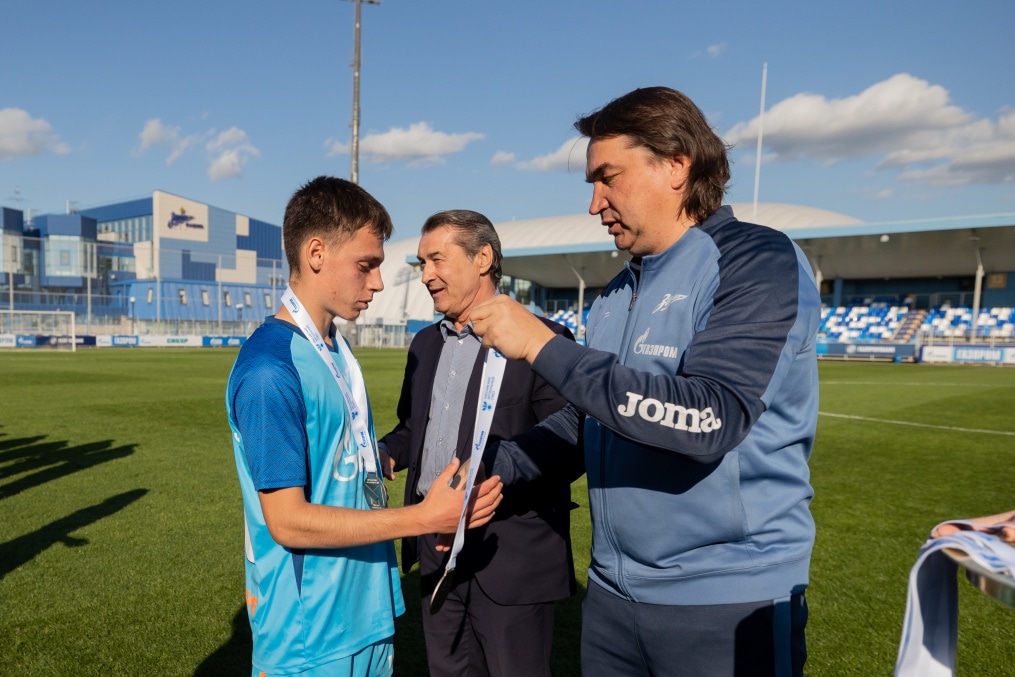 Торжественное вручение серебряных медалей «Зениту»-м