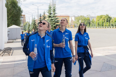 Прогулка  женской команды перед матчем с «Крыльями Советов»