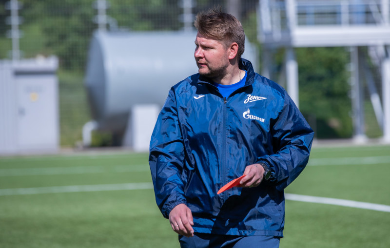 Тренировка женской молодежной команды перед матчем с «Мастер Сатурном»