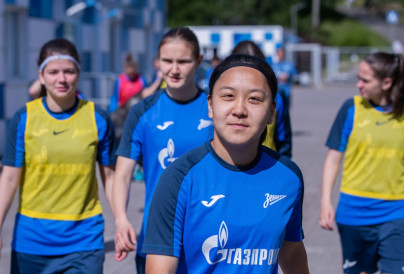 Тренировка женской молодежной команды перед матчем с «Мастер Сатурном»
