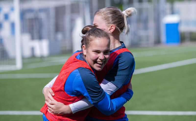 Тренировка женской молодежной команды перед матчем с «Мастер Сатурном»