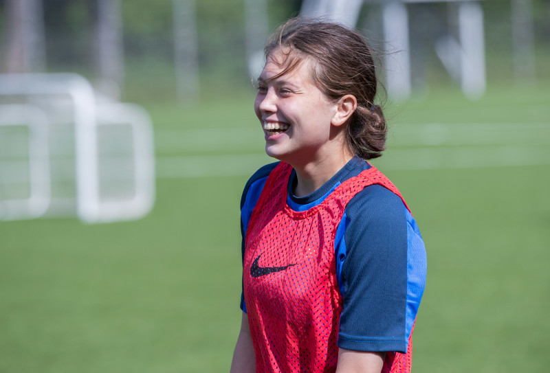 Тренировка женской молодежной команды перед матчем с «Мастер Сатурном»