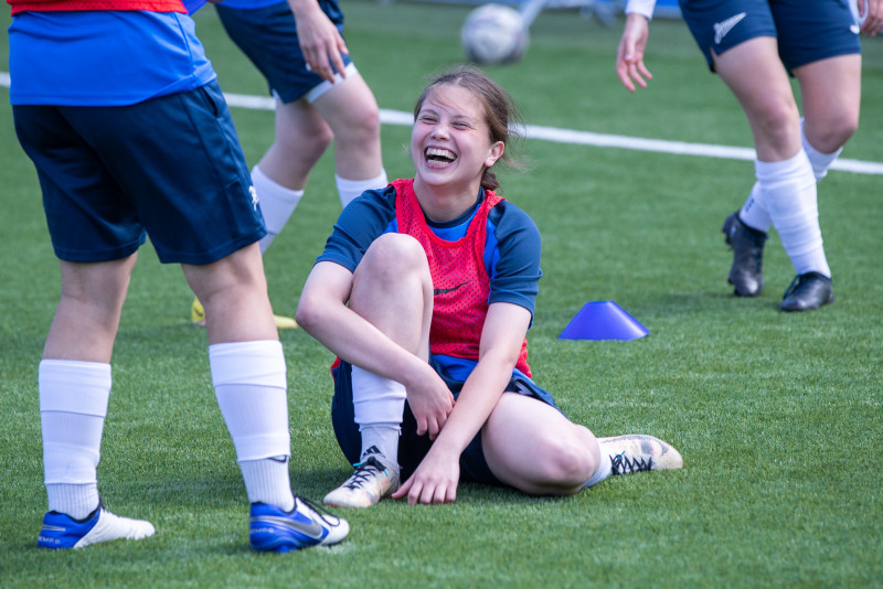 Тренировка женской молодежной команды перед матчем с «Мастер Сатурном»