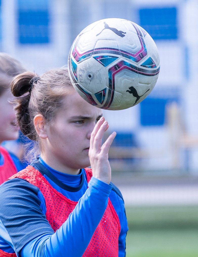 Тренировка женской молодежной команды перед матчем с «Мастер Сатурном»