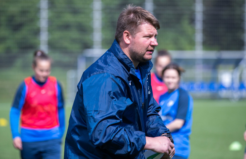 Тренировка женской молодежной команды перед матчем с «Мастер Сатурном»