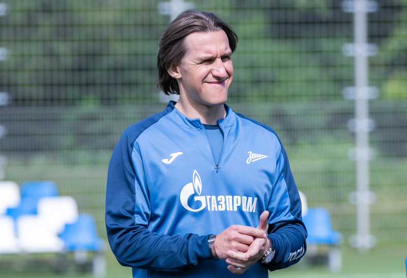 Тренировка женской молодежной команды перед матчем с «Мастер Сатурном»