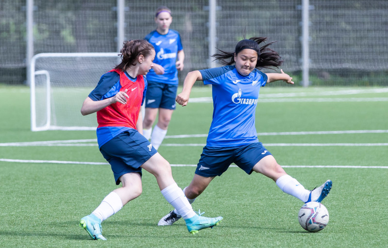 Тренировка женской молодежной команды перед матчем с «Мастер Сатурном»