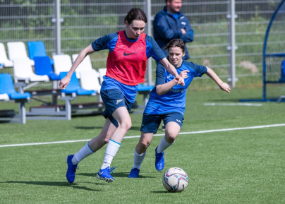 Тренировка женской молодежной команды перед матчем с «Мастер Сатурном»