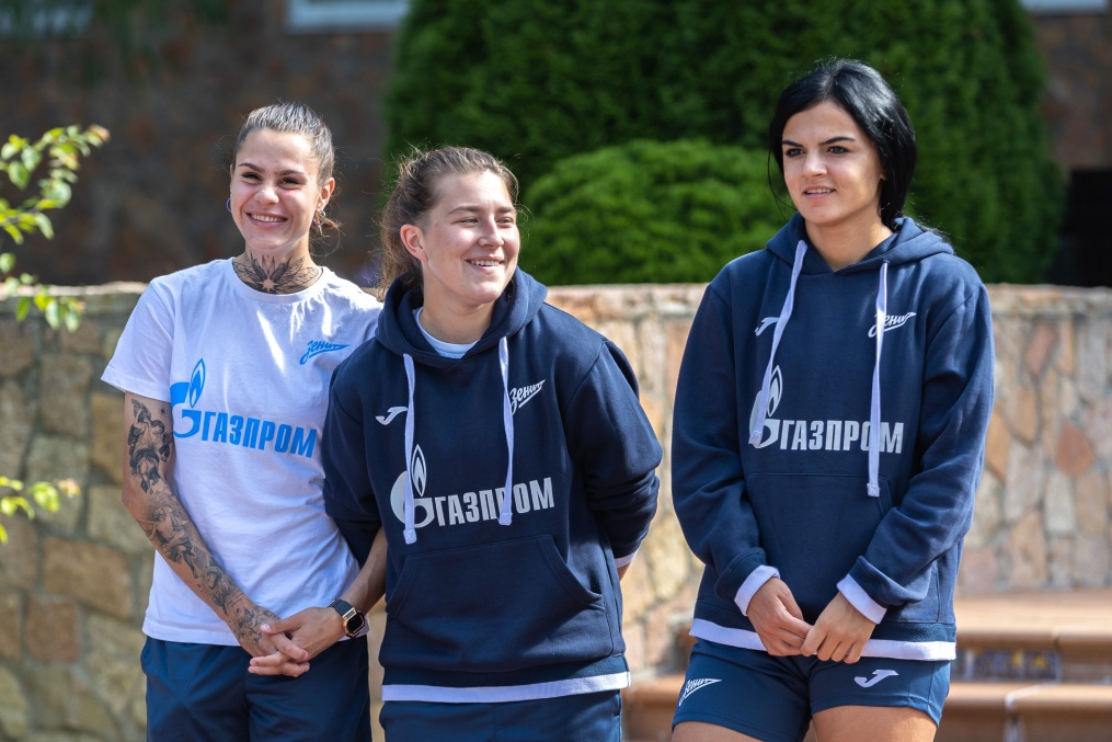 Прогулка женской команды перед матчем «Рязань-ВДВ» — «Зенит»