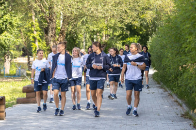 Прогулка женской команды перед матчем «Рязань-ВДВ» — «Зенит»