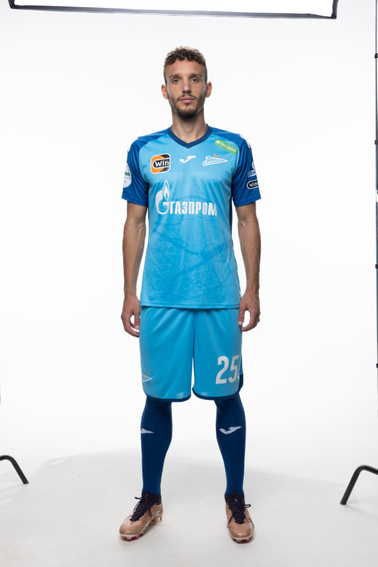 Индивидуальная фотосессия игроков основного состава в форме Joma сезона 2023/24