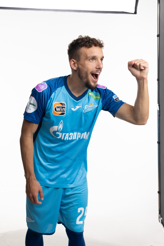 Индивидуальная фотосессия игроков основного состава в форме Joma сезона 2023/24