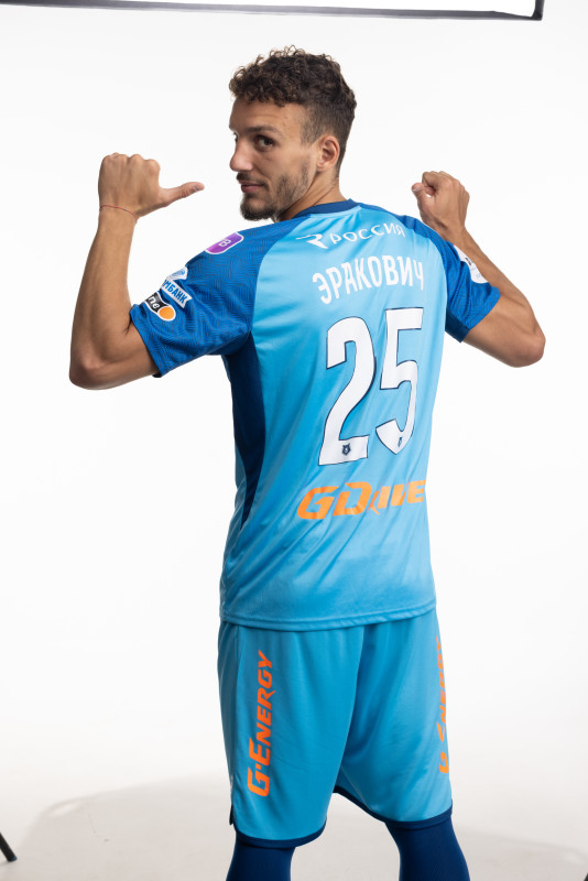 Индивидуальная фотосессия игроков основного состава в форме Joma сезона 2023/24