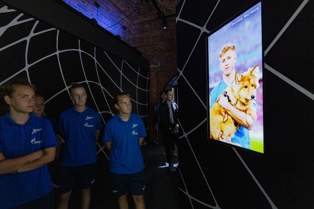 Экскурсия женской молодежной команды «Зенит» в галерею «Цифергауз»