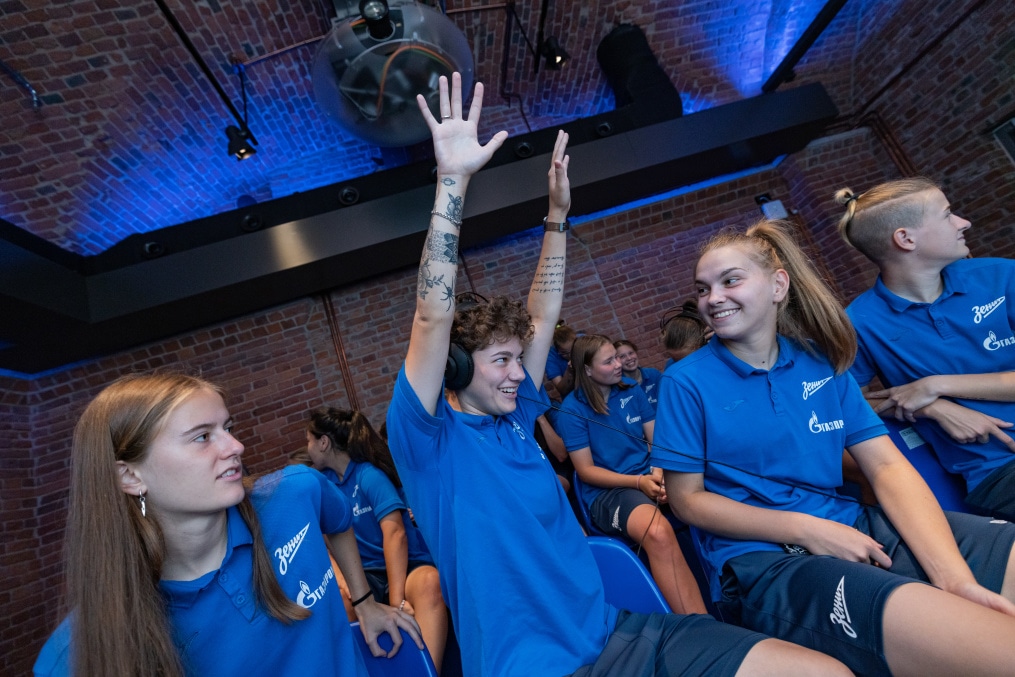 Экскурсия женской молодежной команды «Зенит» в галерею «Цифергауз»