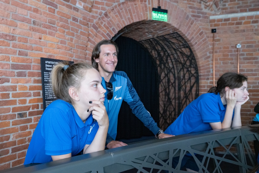 Экскурсия женской молодежной команды «Зенит» в галерею «Цифергауз»