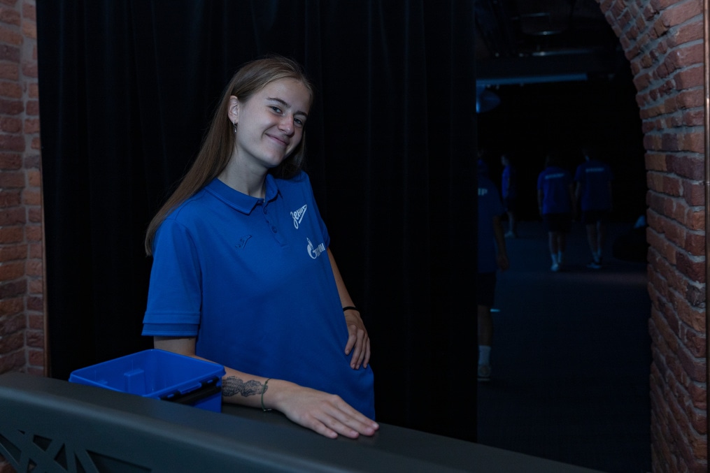 Экскурсия женской молодежной команды «Зенит» в галерею «Цифергауз»