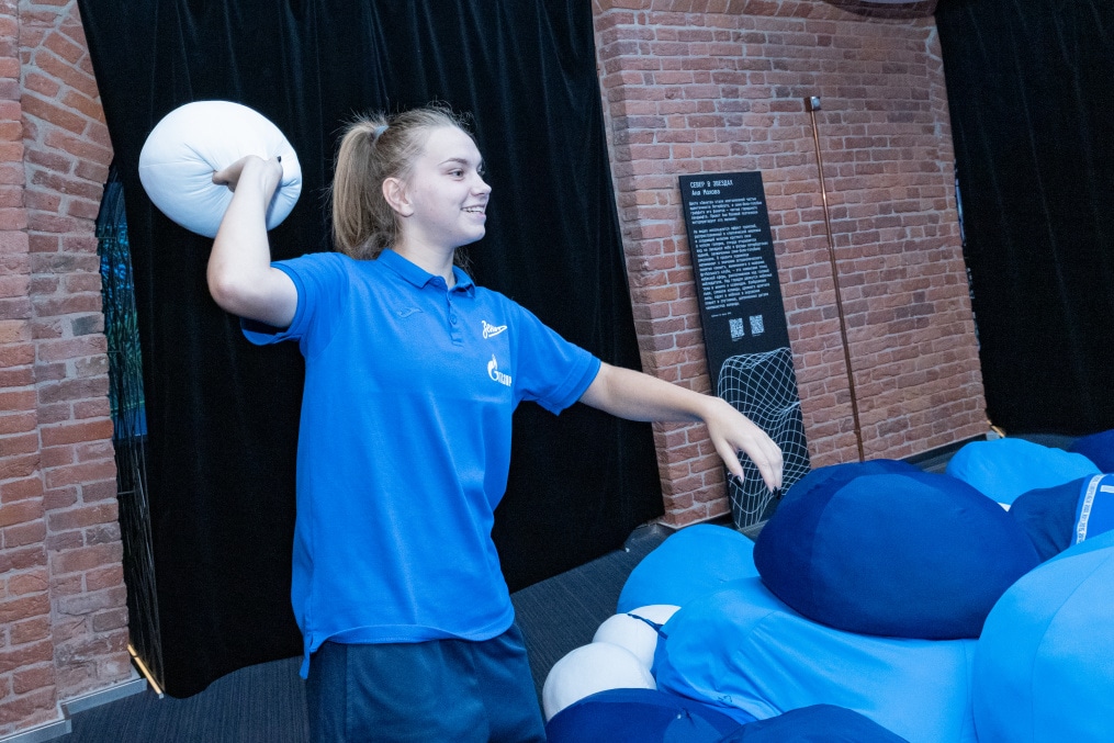 Экскурсия женской молодежной команды «Зенит» в галерею «Цифергауз»