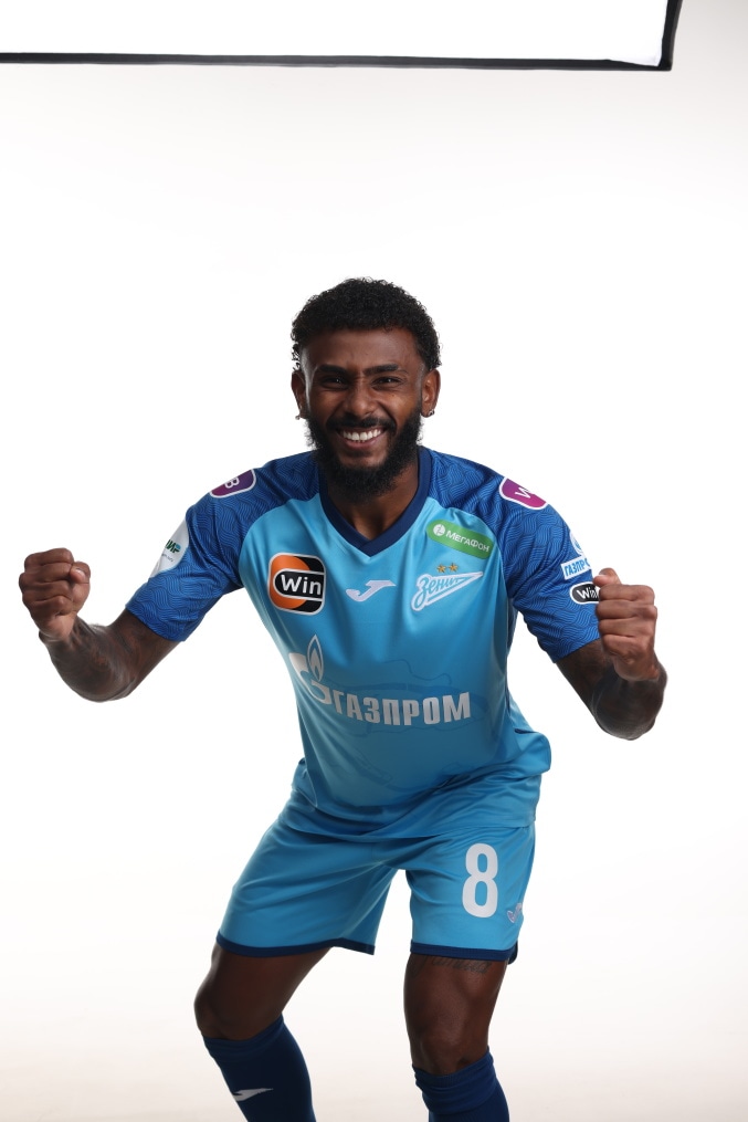 Индивидуальная фотосессия игроков ФК «Зенит» в форме Joma сезона 2023/24