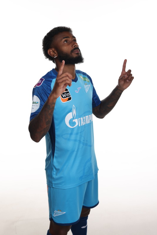 Индивидуальная фотосессия игроков ФК «Зенит» в форме Joma сезона 2023/24