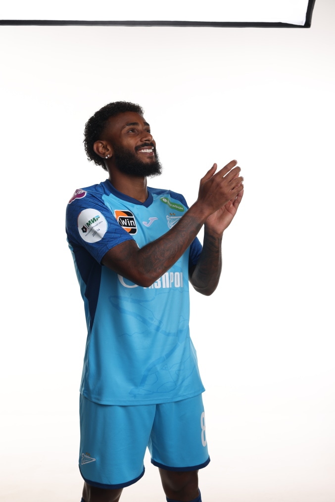 Индивидуальная фотосессия игроков ФК «Зенит» в форме Joma сезона 2023/24