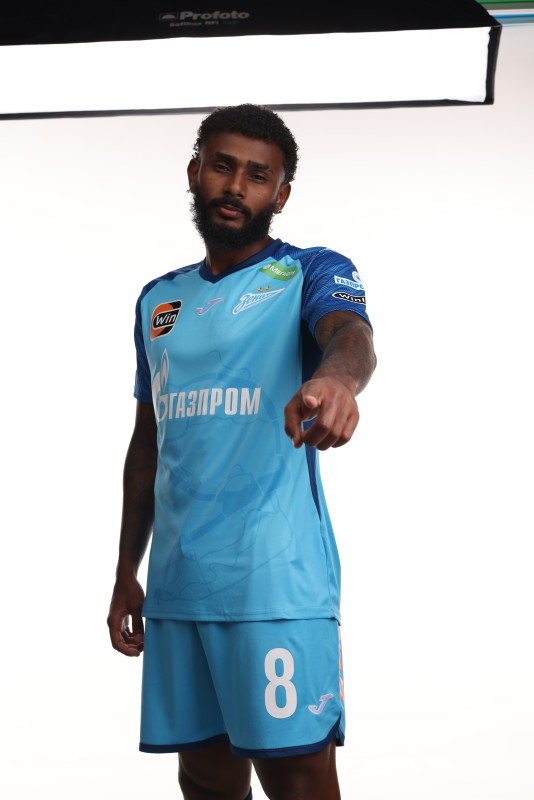 Индивидуальная фотосессия игроков ФК «Зенит» в форме Joma сезона 2023/24