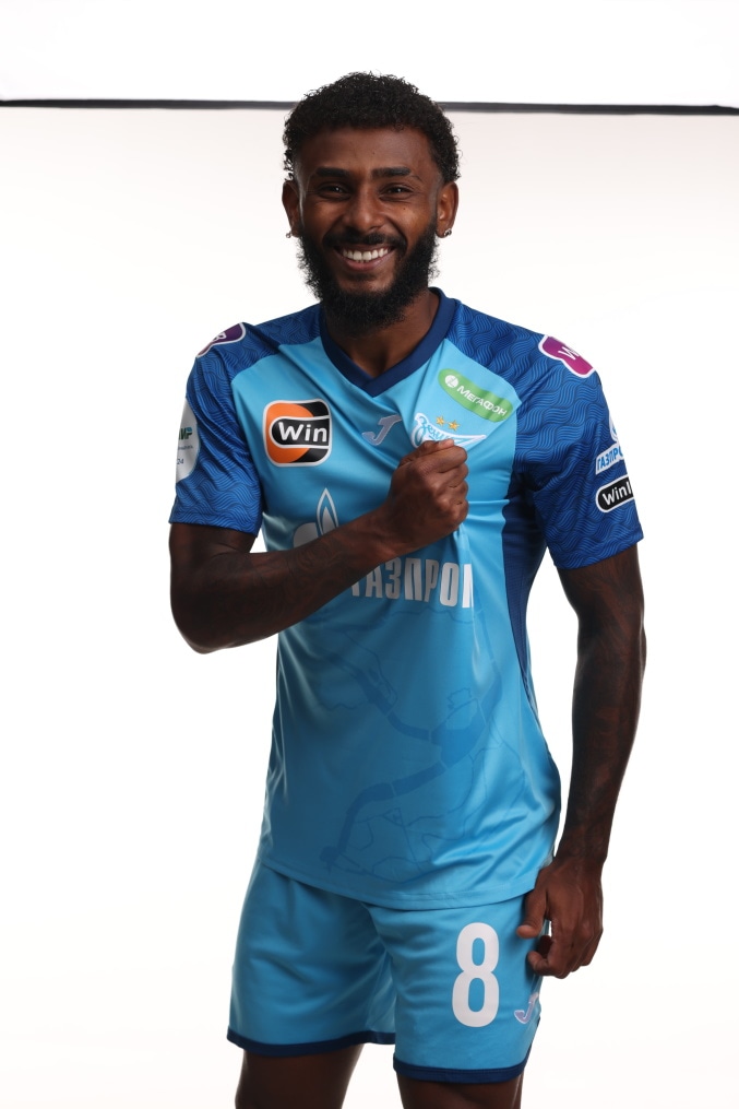 Индивидуальная фотосессия игроков ФК «Зенит» в форме Joma сезона 2023/24