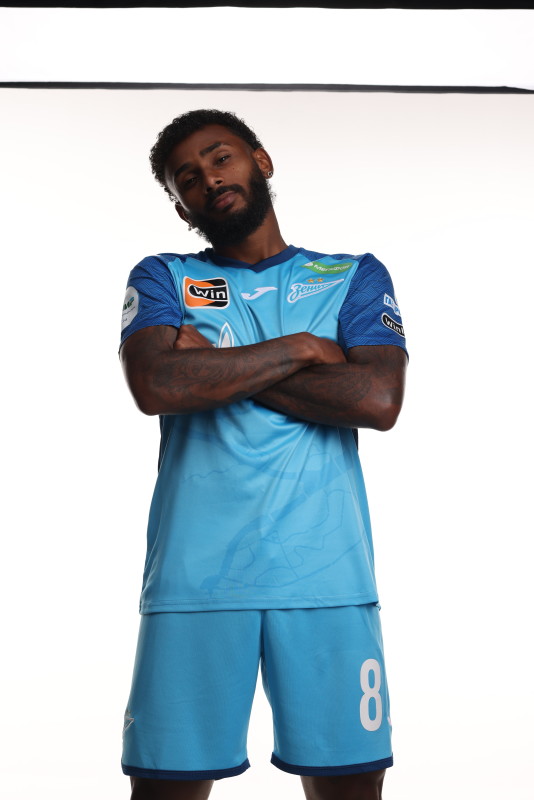 Индивидуальная фотосессия игроков ФК «Зенит» в форме Joma сезона 2023/24