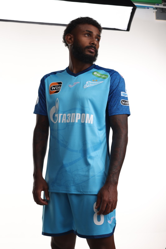 Индивидуальная фотосессия игроков ФК «Зенит» в форме Joma сезона 2023/24