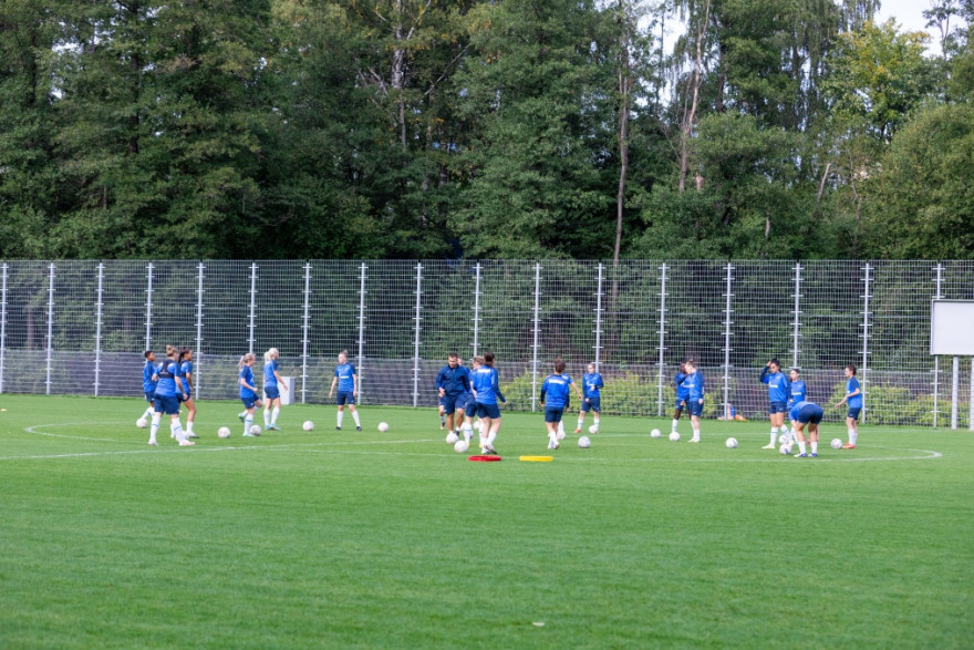 Тренировка женской команды «Зенит» перед матчем со «Звездой-2005»