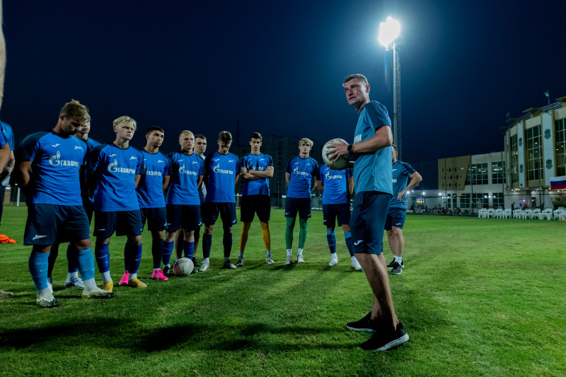 Тренировка молодежной команды «Зенит» перед матчем с ФК «Аль-Иттихад»