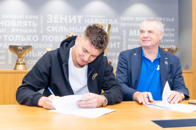 «Зенит» продлил контракт с Андреем Мостовым