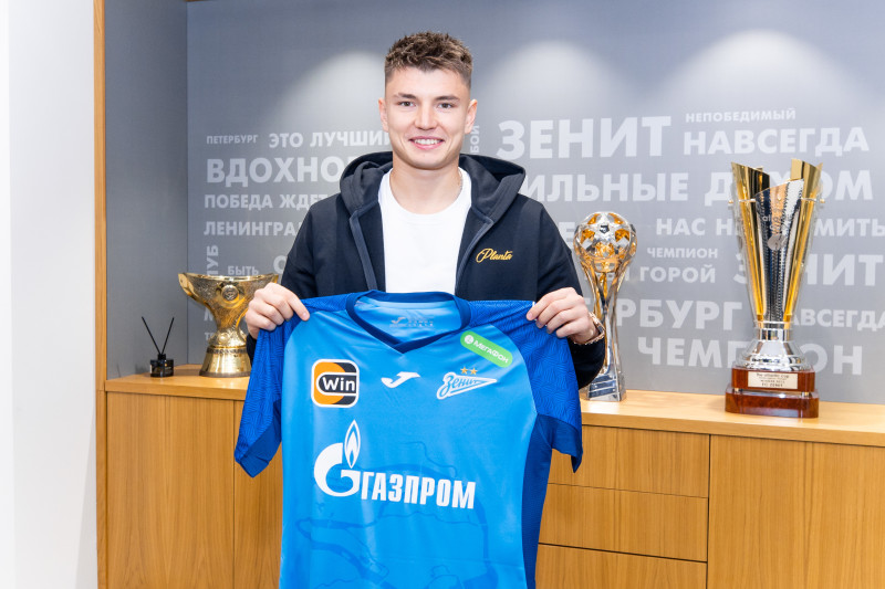 «Зенит» продлил контракт с Андреем Мостовым