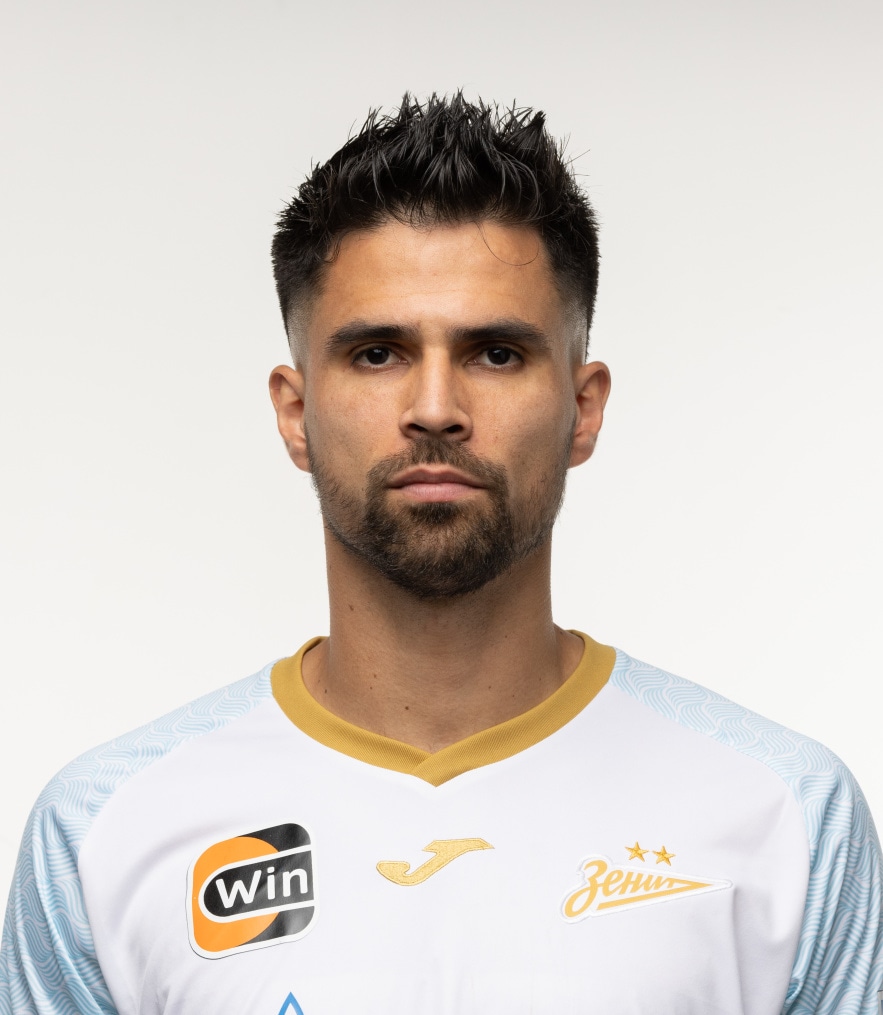 Индивидуальная фотосессия игроков основного состава в форме Joma сезона 2023/24