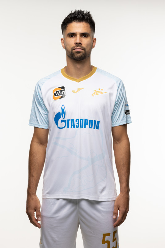 Индивидуальная фотосессия игроков основного состава в форме Joma сезона 2023/24