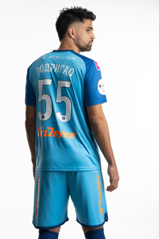 Индивидуальная фотосессия игроков основного состава в форме Joma сезона 2023/24