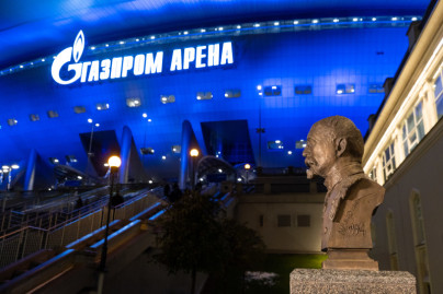 На «Газпром Арене» установили бюсты авторства скульптора Аникушина